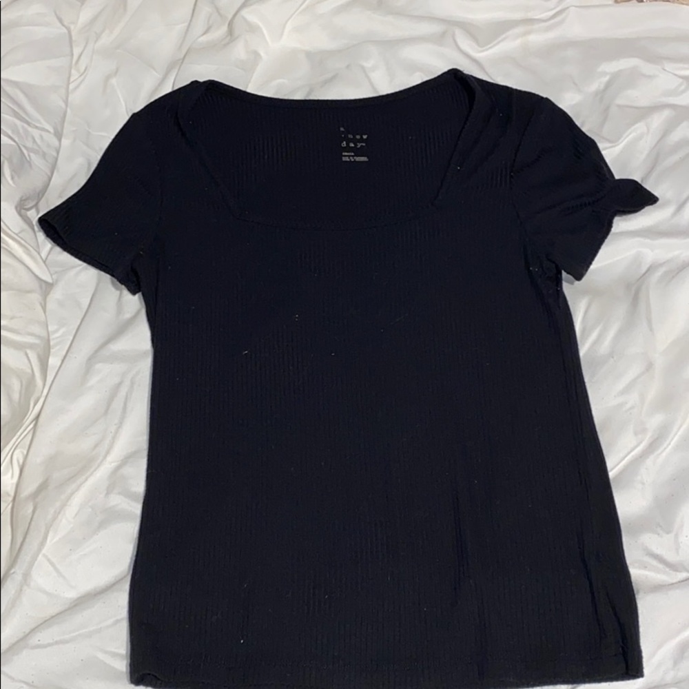 Black square neck t shirt